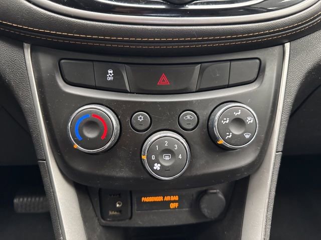 Used 2019 Chevrolet Trax LT w/ LT Convenience Package image 21