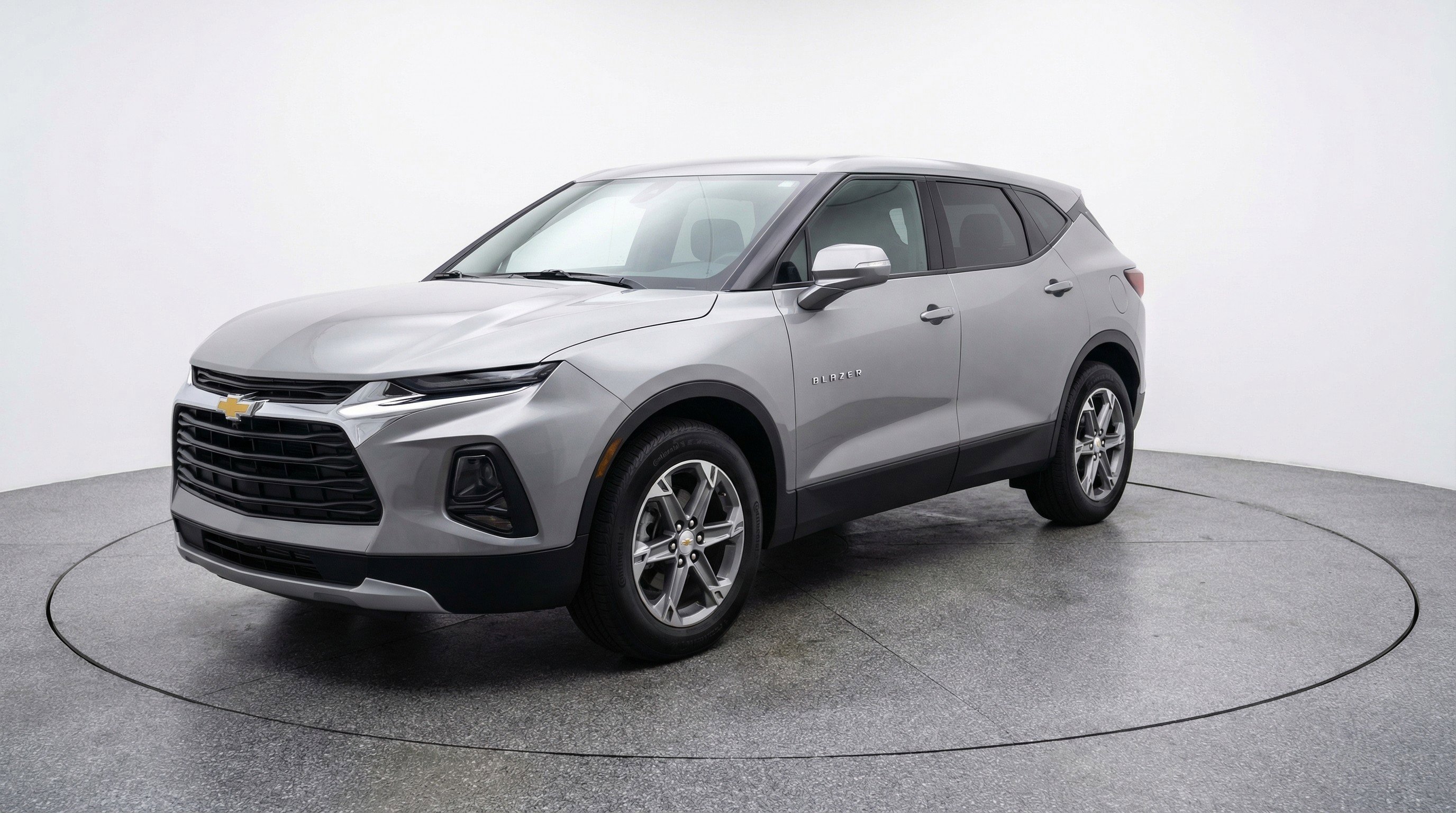 Used 2025 Chevrolet Blazer LT image 3
