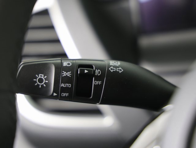 New 2025 Kia Seltos SX w/ SX Sunroof Package image 23