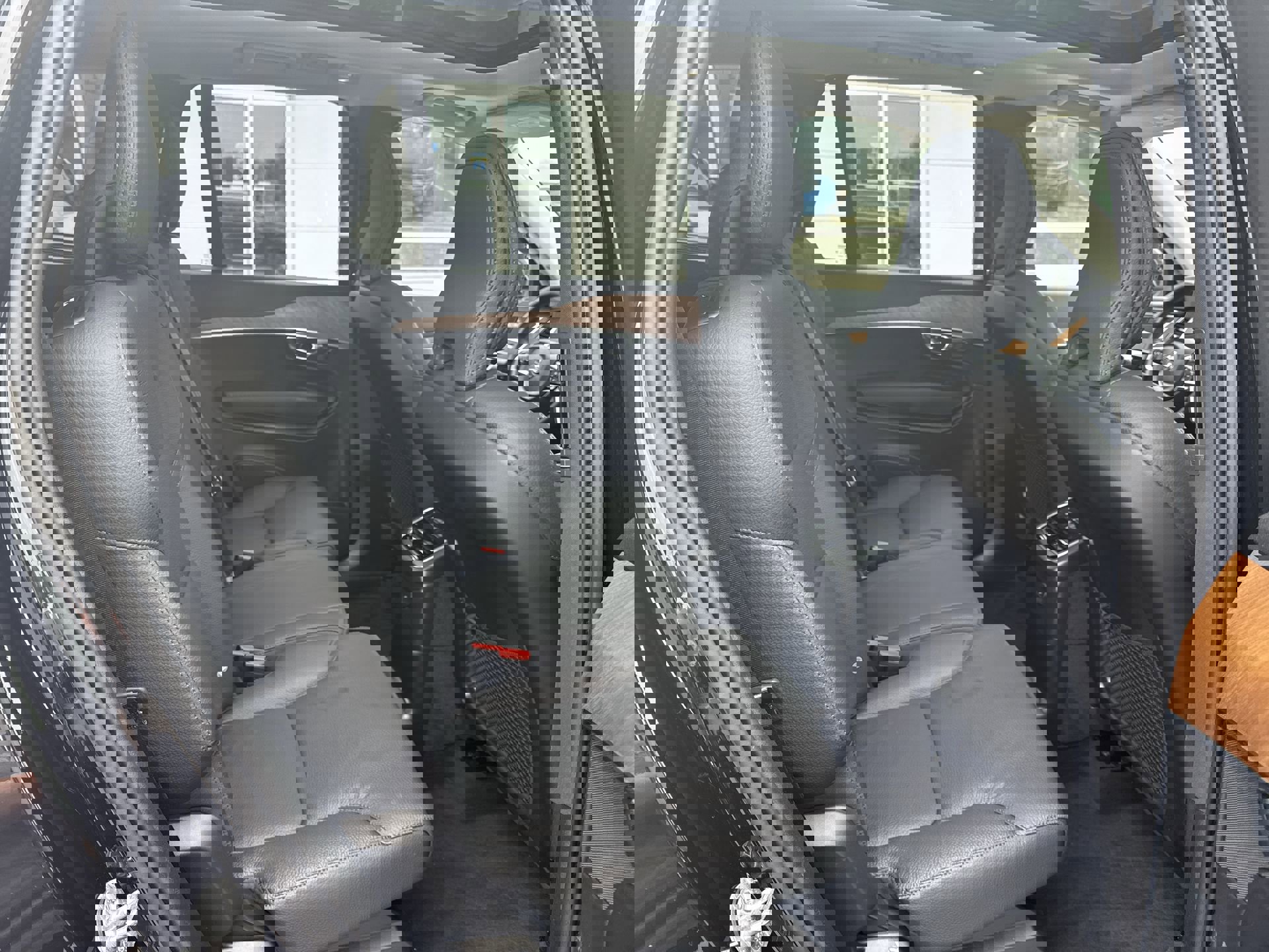 Used 2025 Volvo XC90 T8 Core w/ Protection Package Premier image 26