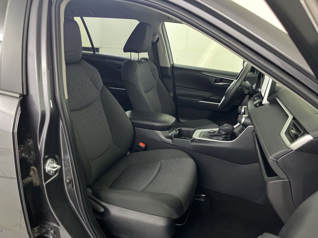 Used 2025 Toyota RAV4 XLE image 22