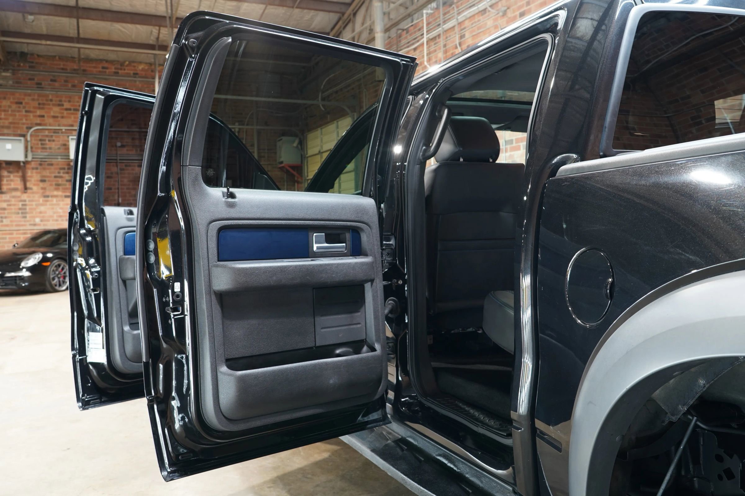 Used 2013 Ford F150 Raptor w/ Luxury Equipment Group AWD/4WD image 30
