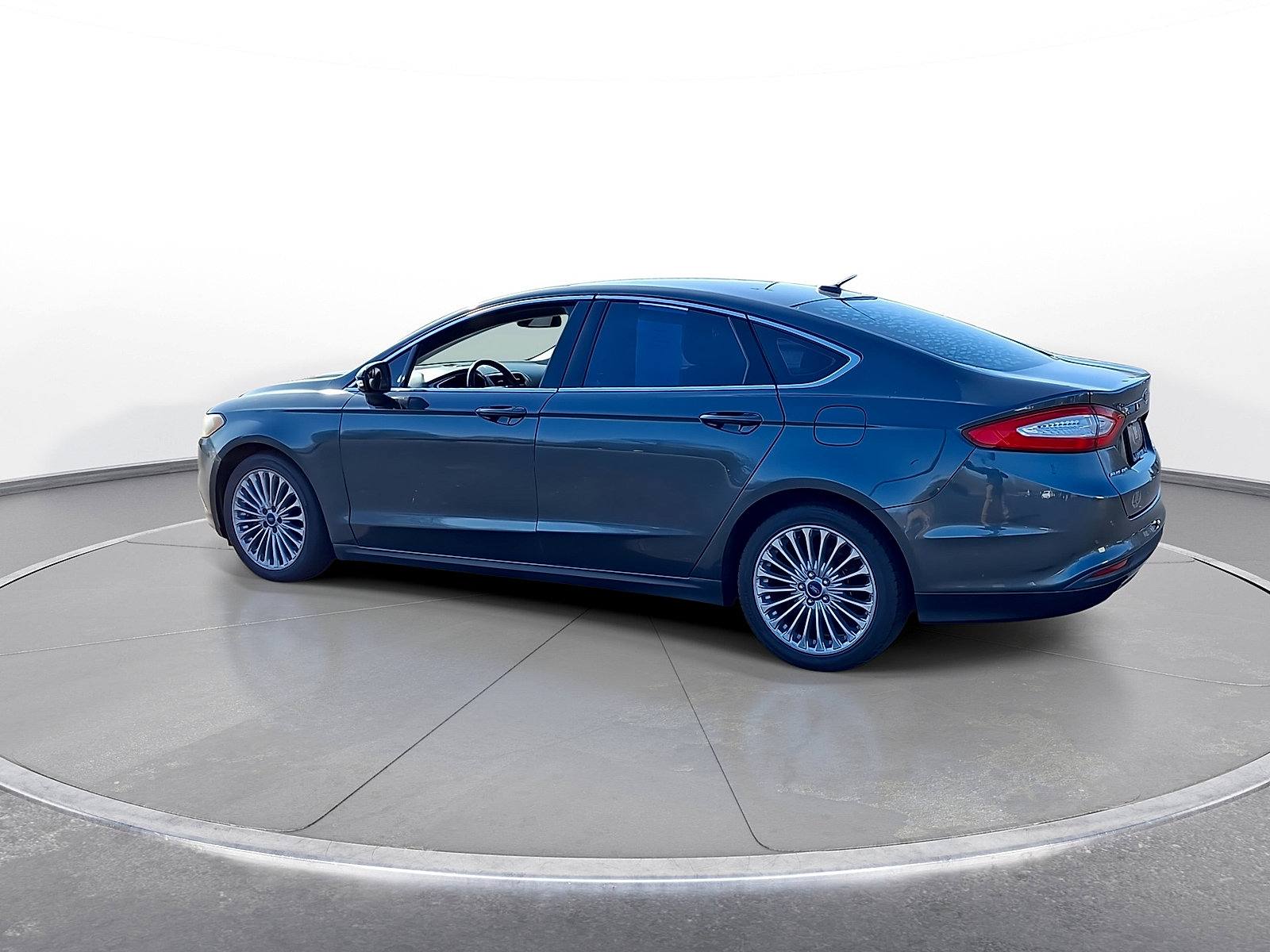 Used 2016 Ford Fusion SE w/ Equipment Group 202A FWD image 6