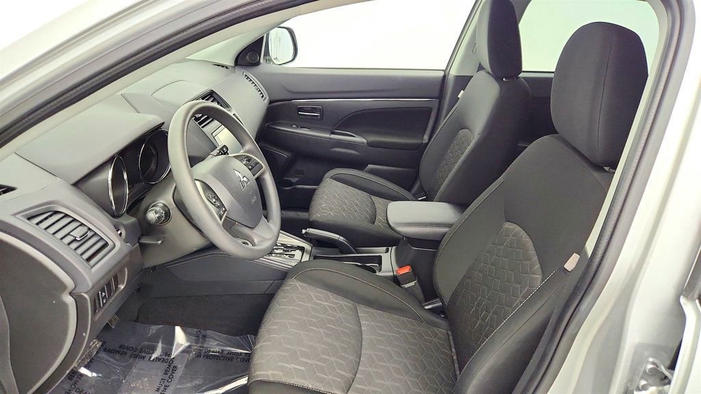 Used 2025 Mitsubishi Outlander Sport AWD image 19