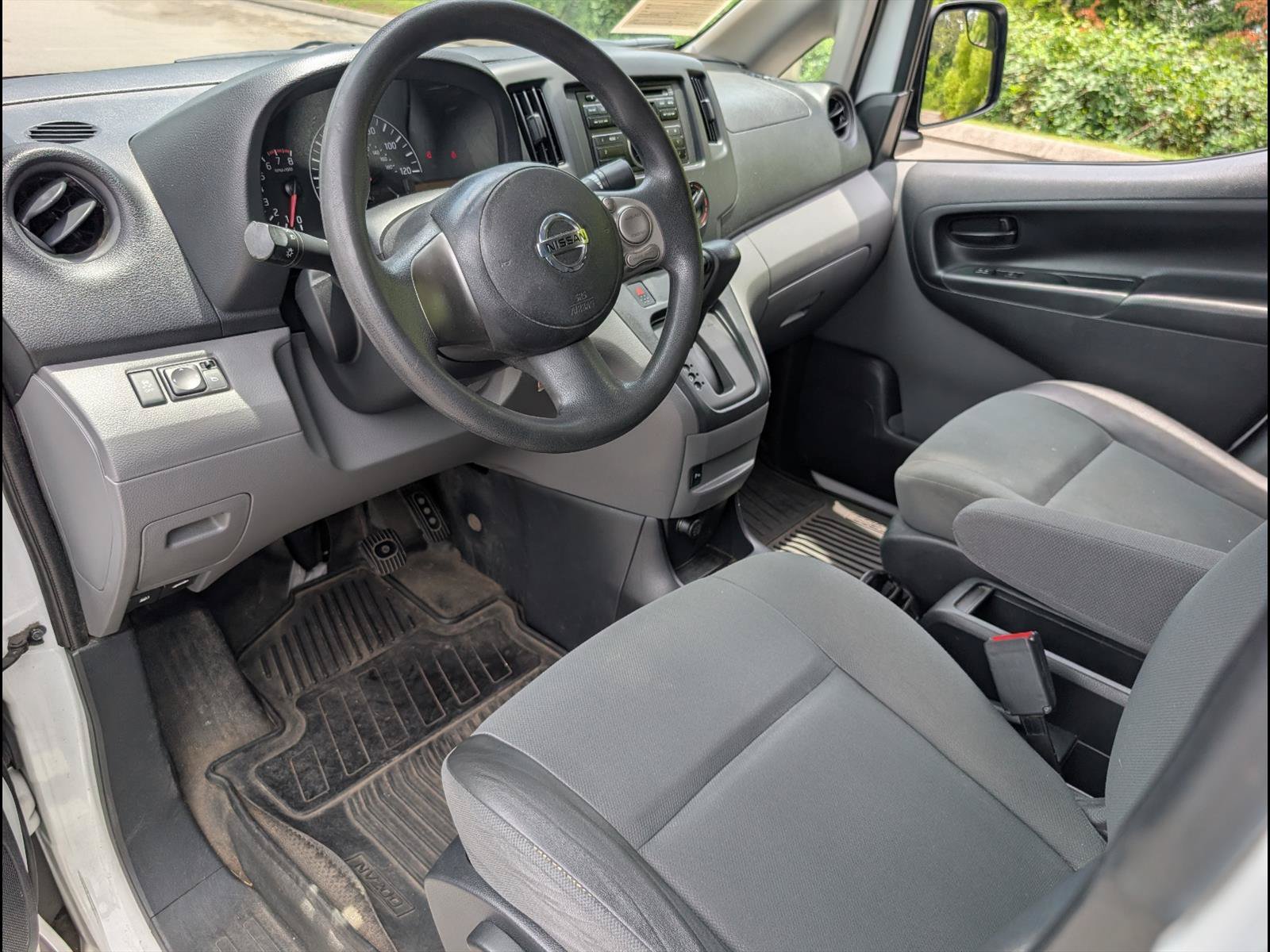 Used 2015 Nissan NV200 SV w/ Back Door Glass Package FWD image 8