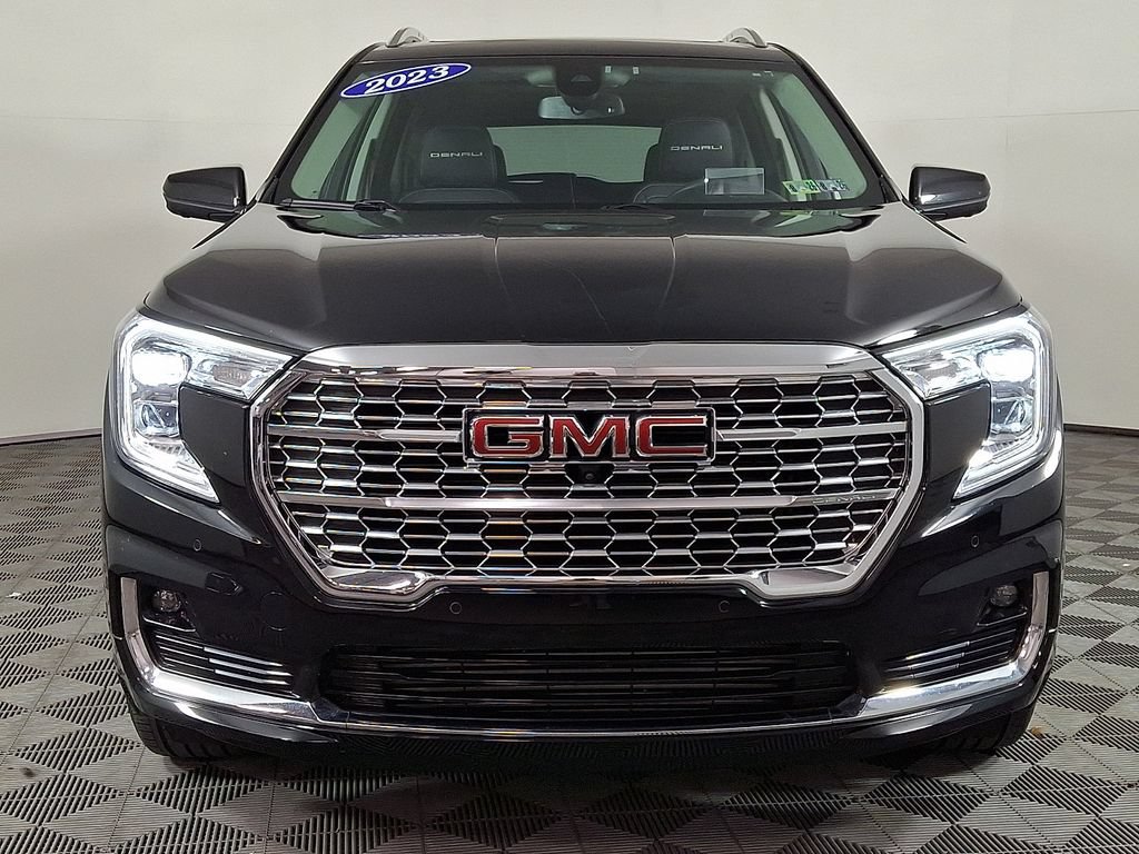 Used 2023 GMC Terrain Denali w/ Denali Premium Package AWD/4WD image 5
