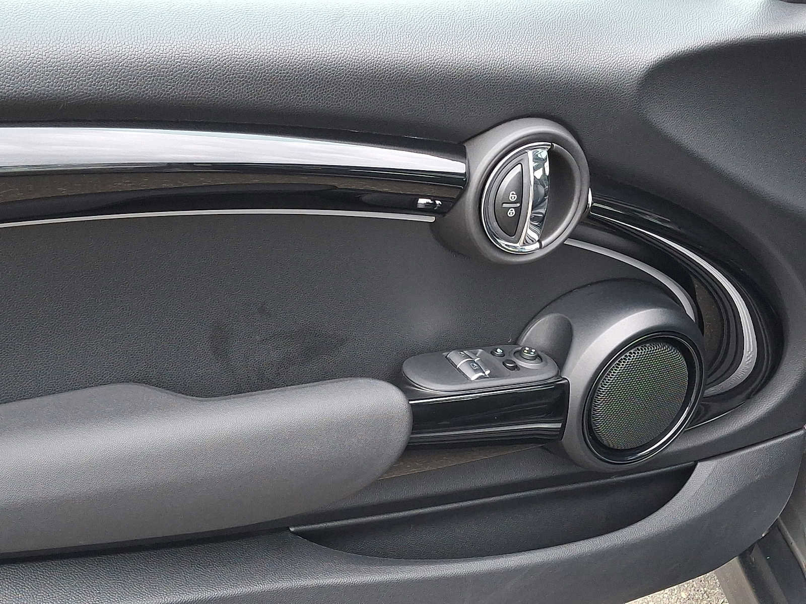 Used 2024 MINI Cooper S FWD image 9