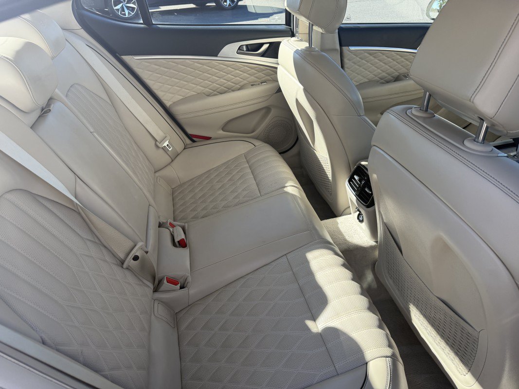 Used 2019 Genesis G70 3.3T Design AWD/4WD image 25