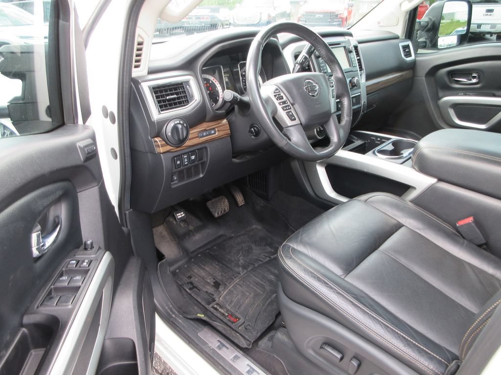 Used 2017 Nissan Titan SL w/ Chrome Package AWD/4WD image 16