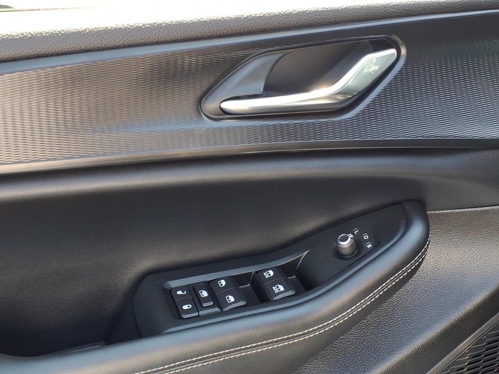 Certified 2024 Jeep Grand Cherokee Altitude RWD image 4