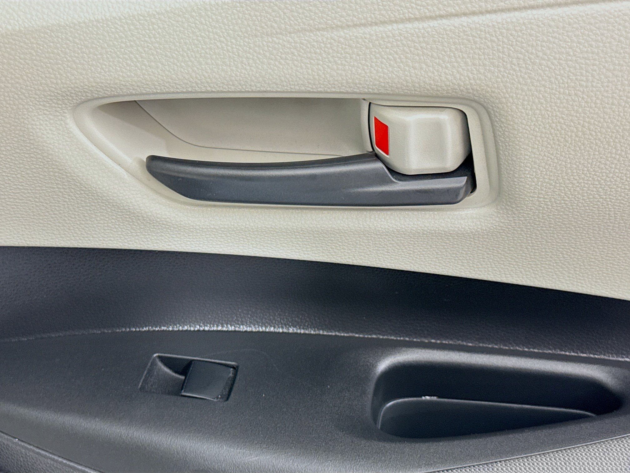 Used 2022 Toyota Corolla LE FWD image 29