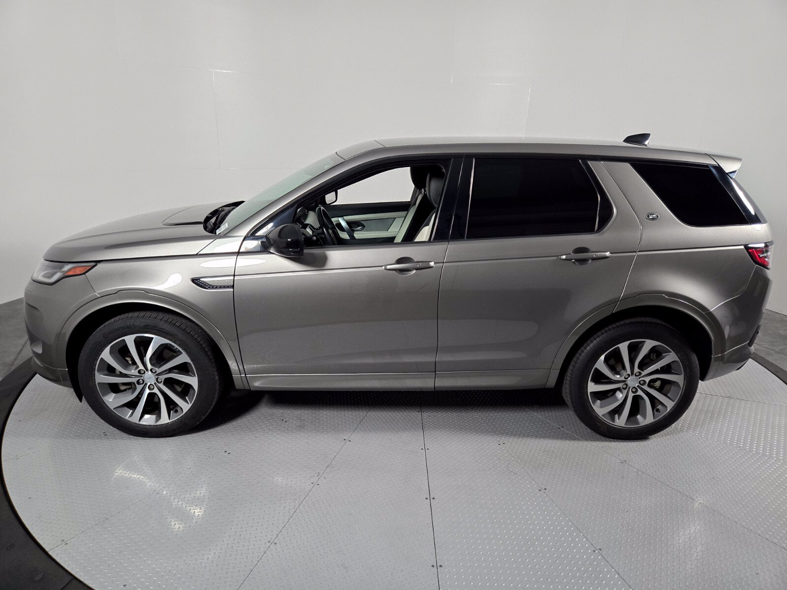 Used 2022 Land Rover Discovery Sport SE R-Dynamic AWD/4WD image 32