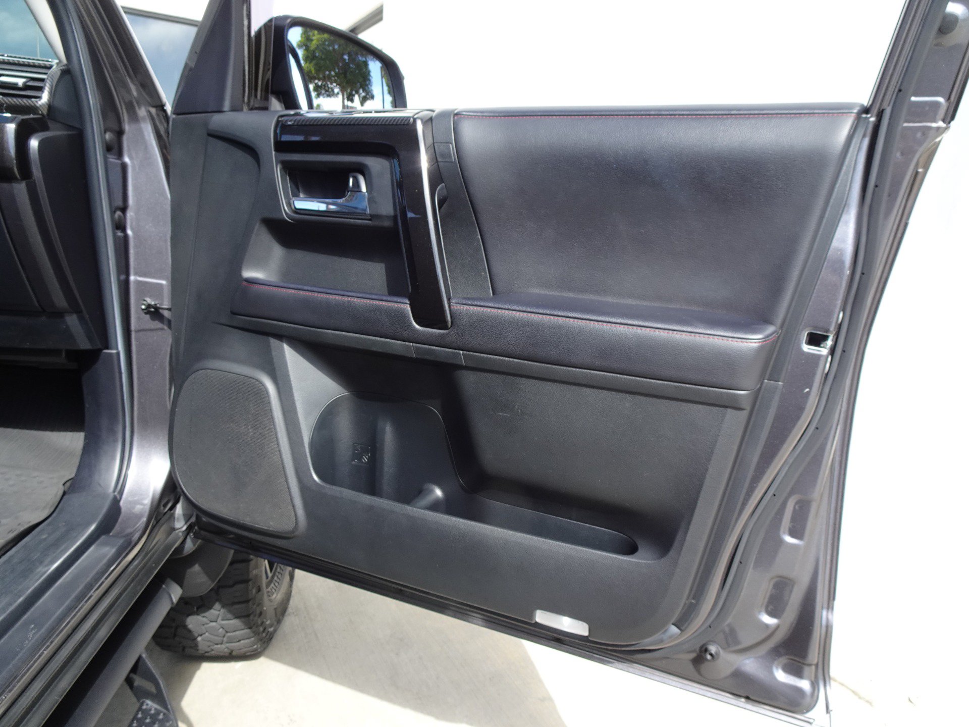 Used 2021 Toyota 4Runner Venture w/ Moonroof Package AWD/4WD image 21