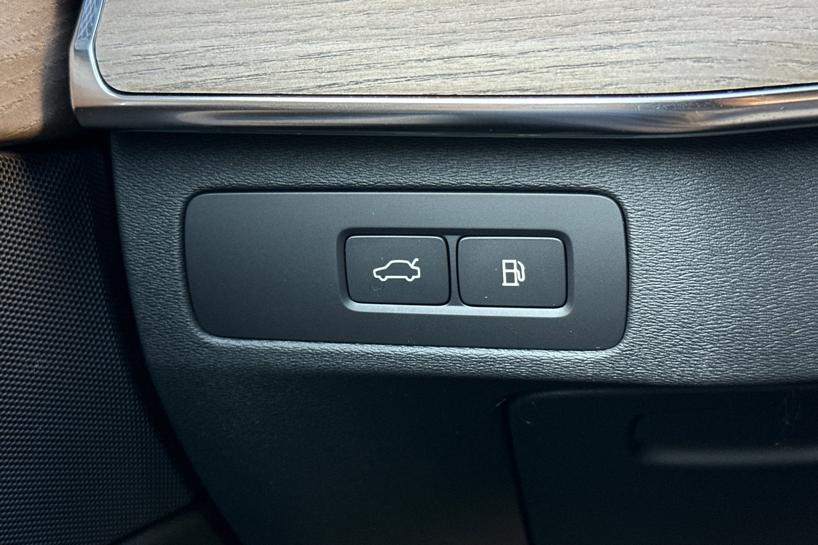 Used 2026 Volvo XC90 T8 Plus w/ Protection Package Premier AWD/4WD image 33