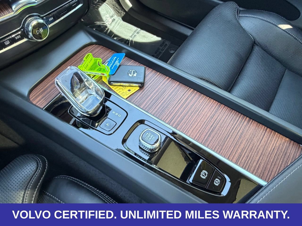 Certified 2024 Volvo XC60 T8 Ultimate w/ Protection Package Premier AWD/4WD image 21
