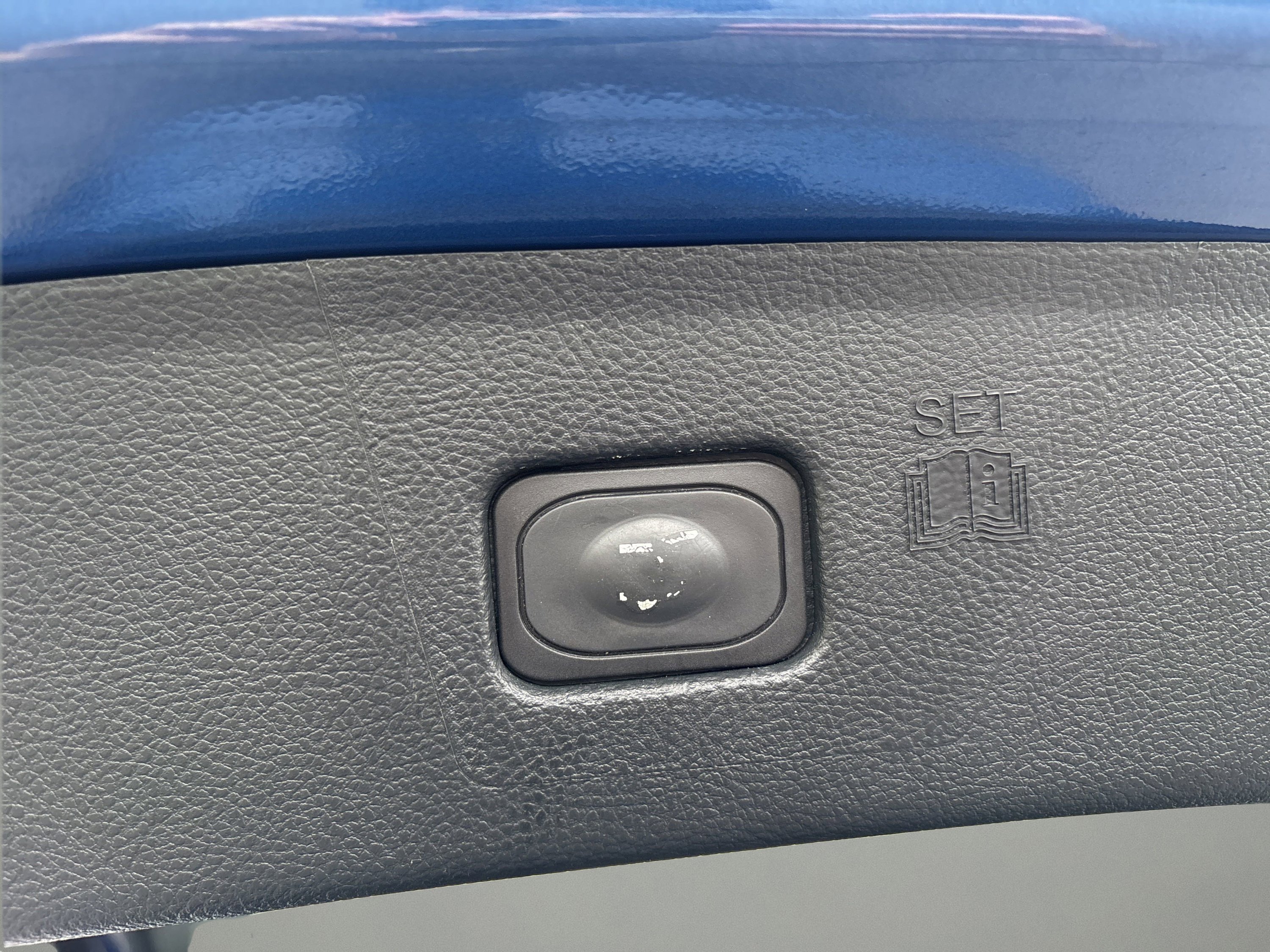 Used 2022 Ford Edge ST-Line w/ Class II Trailer Tow Package image 14