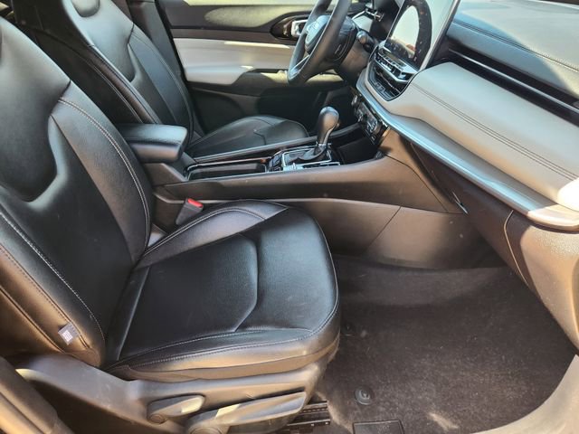 Used 2025 Jeep Compass Limited image 14