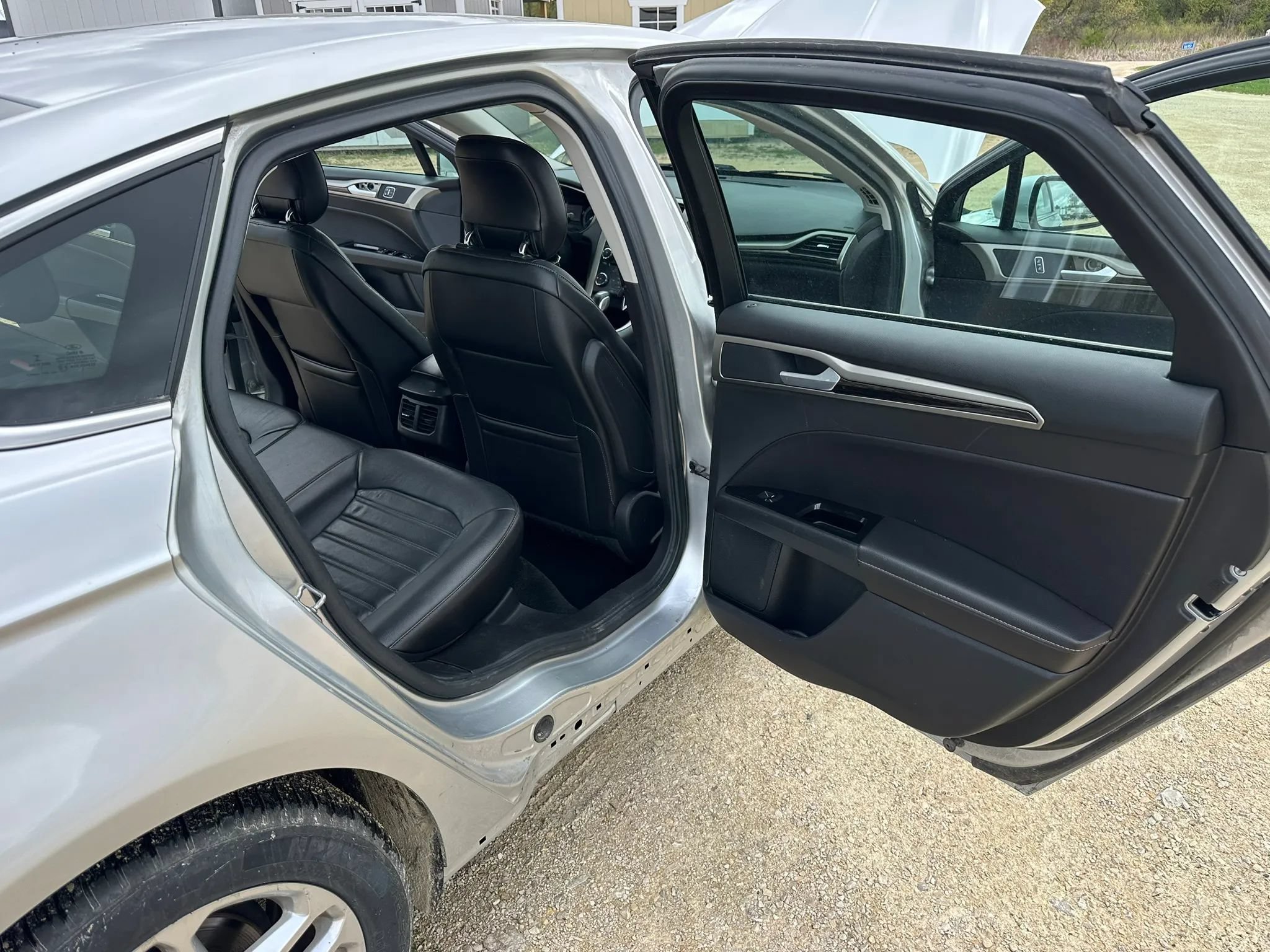 Used 2013 Ford Fusion SE FWD image 12