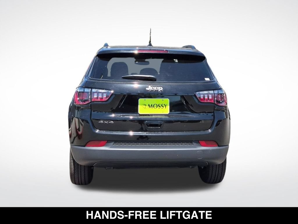 New 2026 Jeep Compass Latitude AWD/4WD image 8