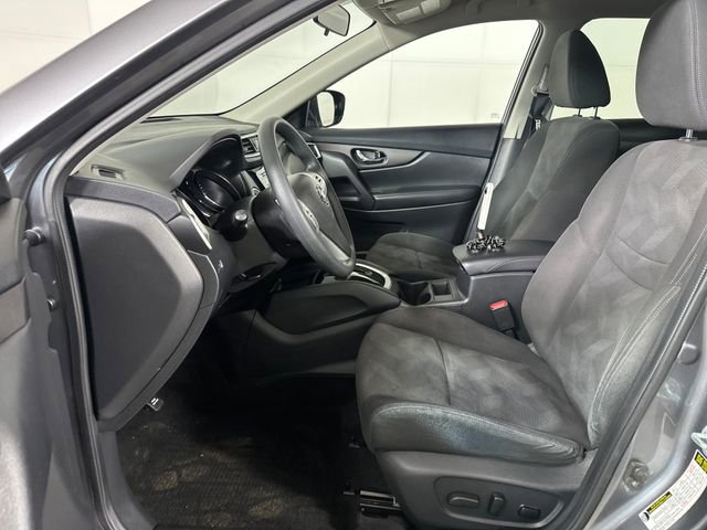 Used 2016 Nissan Rogue SV image 11