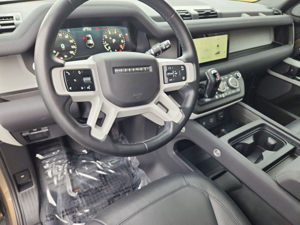 Used 2023 Land Rover Defender 110 S image 14