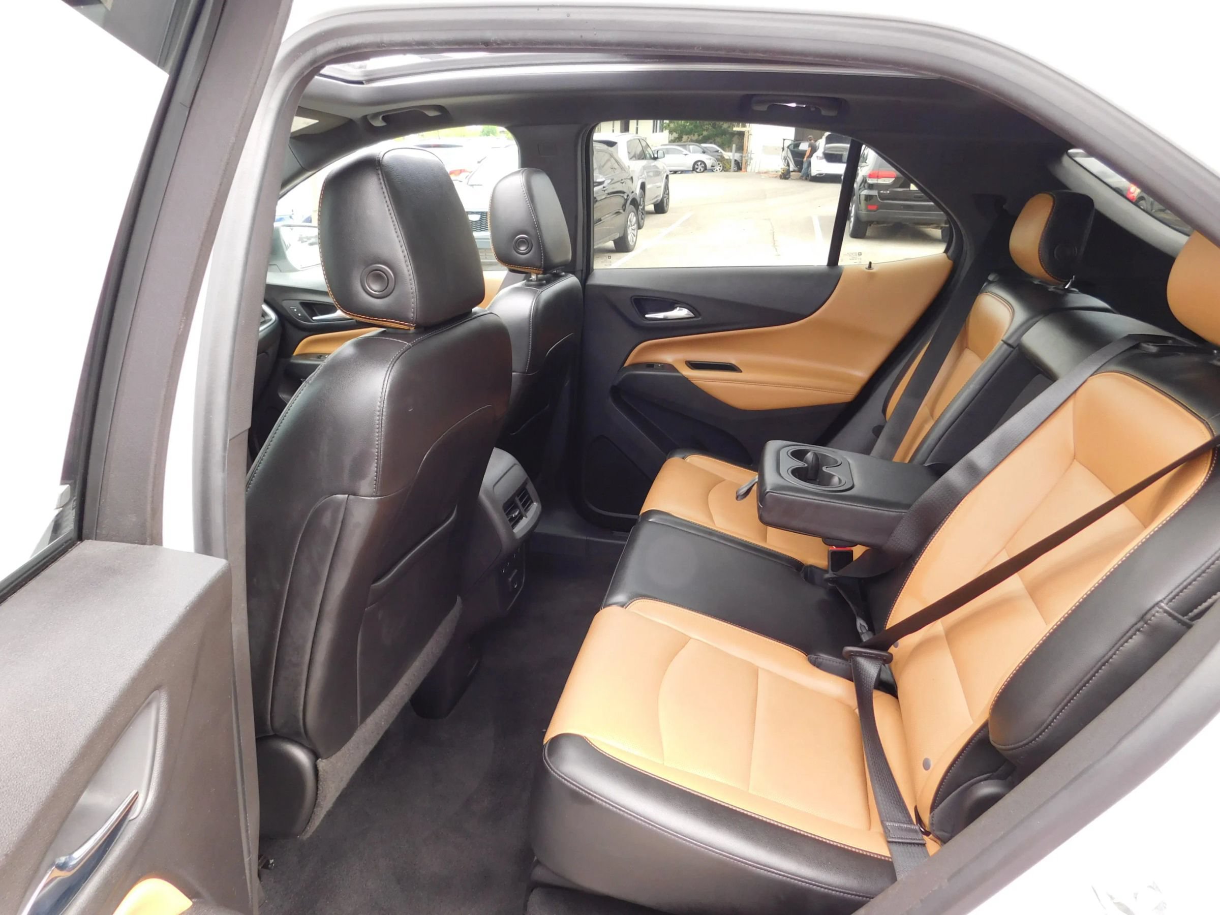 Used 2020 Chevrolet Equinox Premier FWD image 16