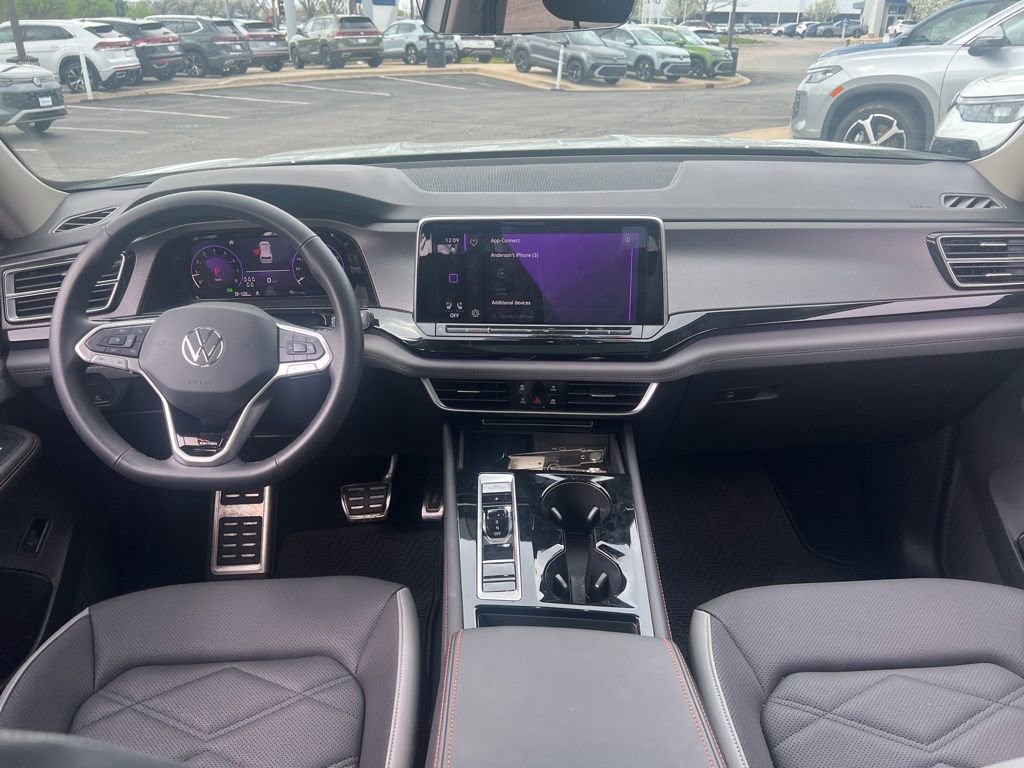 Used 2025 Volkswagen Atlas Peak Edition SE image 25