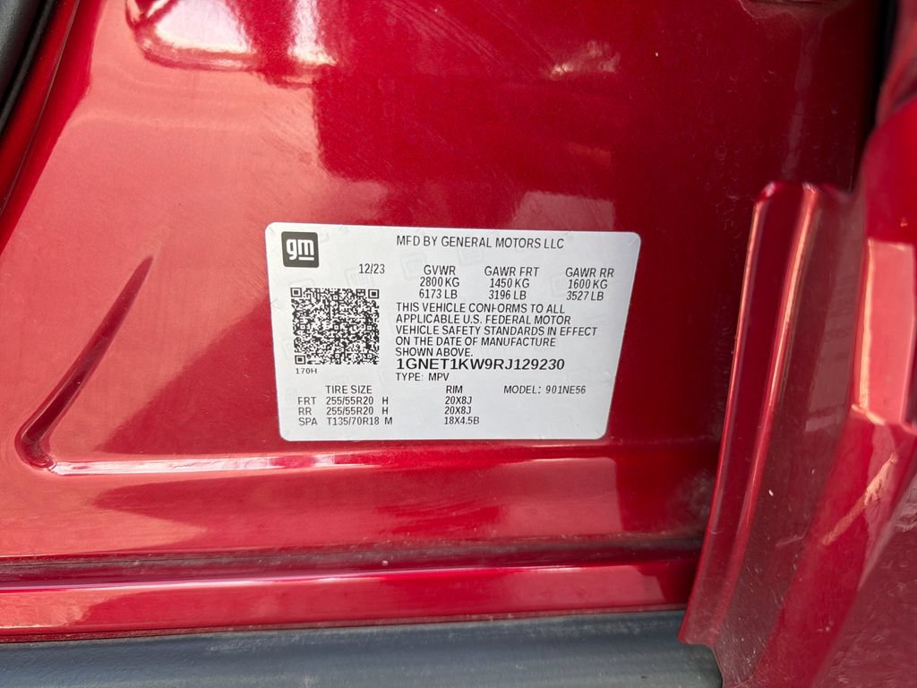 Used 2024 Chevrolet Traverse High Country w/ LPO, Floor Liner Package AWD/4WD image 32