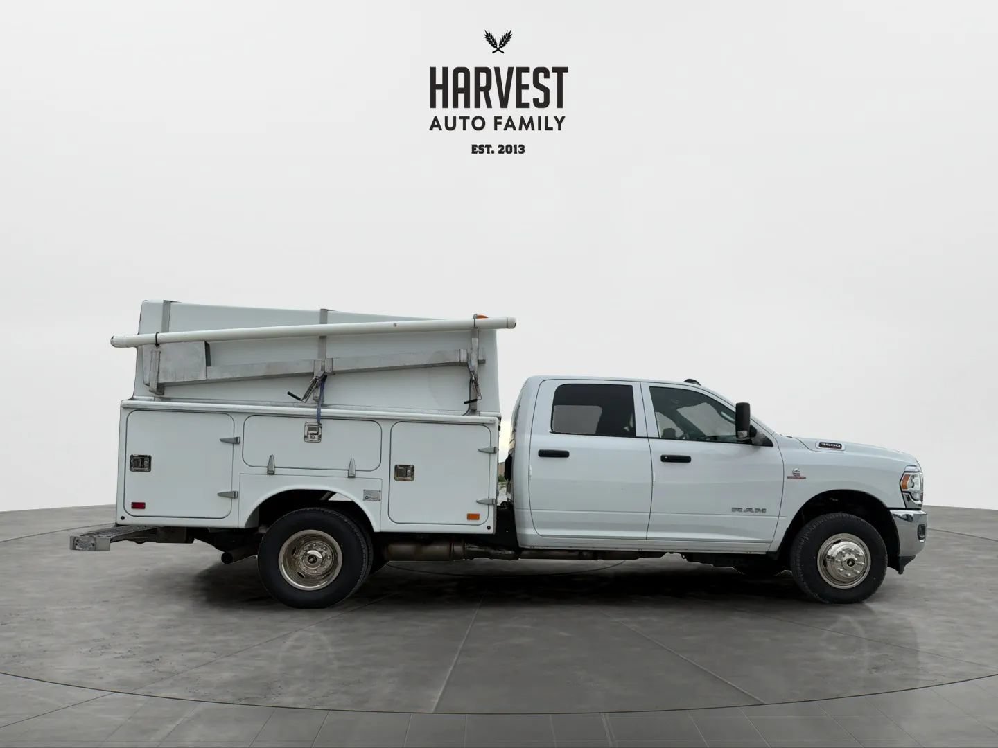 Used 2022 RAM 3500 Tradesman w/ Chrome Appearance Group AWD/4WD image 8