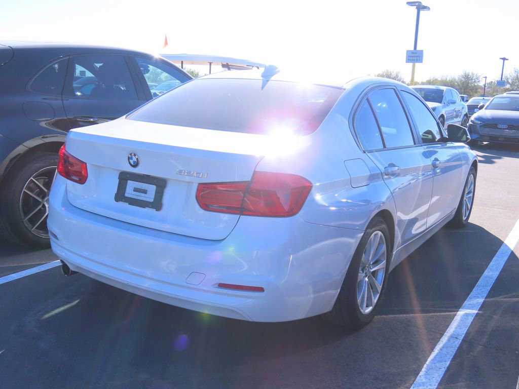 Used 2018 BMW 320i Sedan image 3