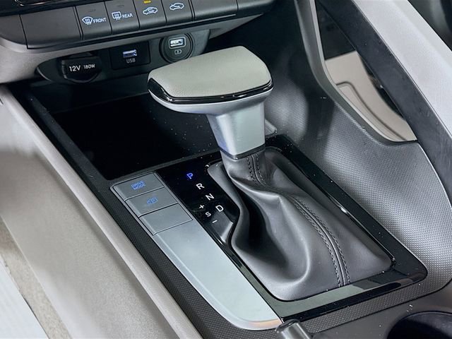 Used 2023 Hyundai Elantra SEL image 16