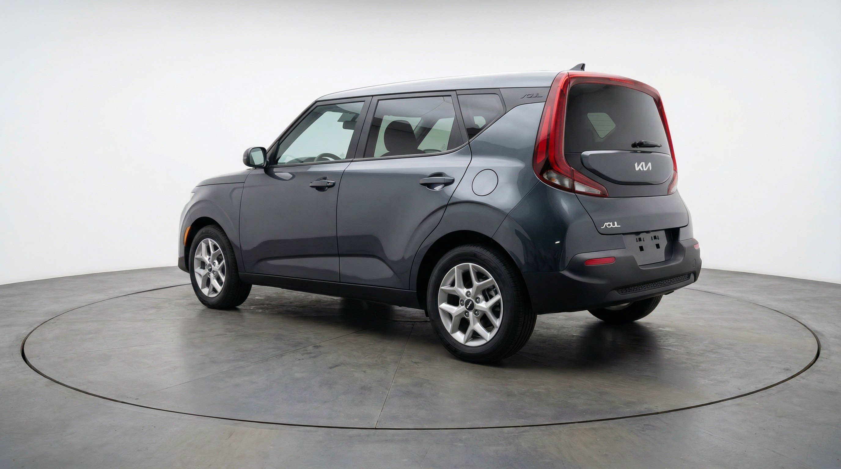 Used 2025 Kia Soul LX w/ LX Technology Package FWD image 6