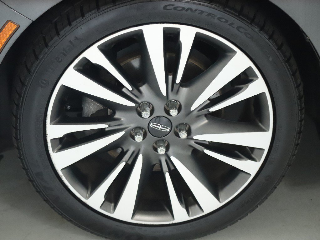 Used 2018 Lincoln MKZ Reserve w/ Technology Package AWD/4WD image 35