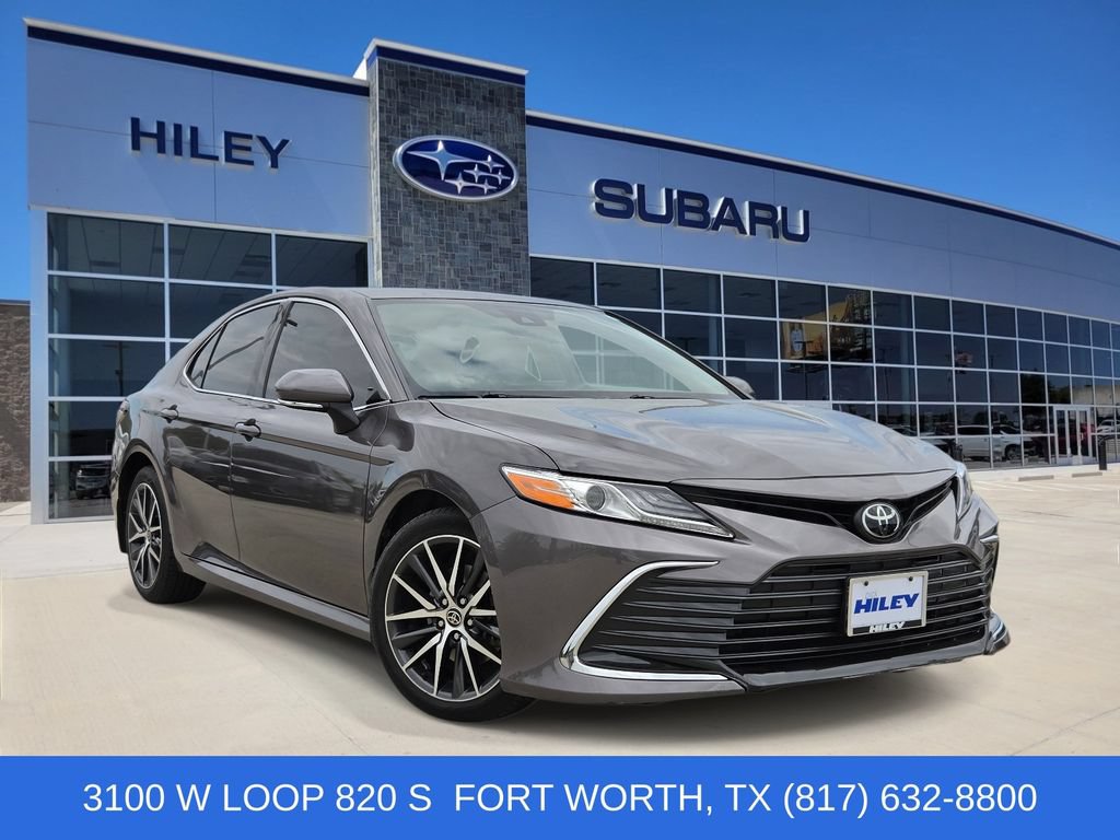 Used 2023 Toyota Camry XLE FWD image 1