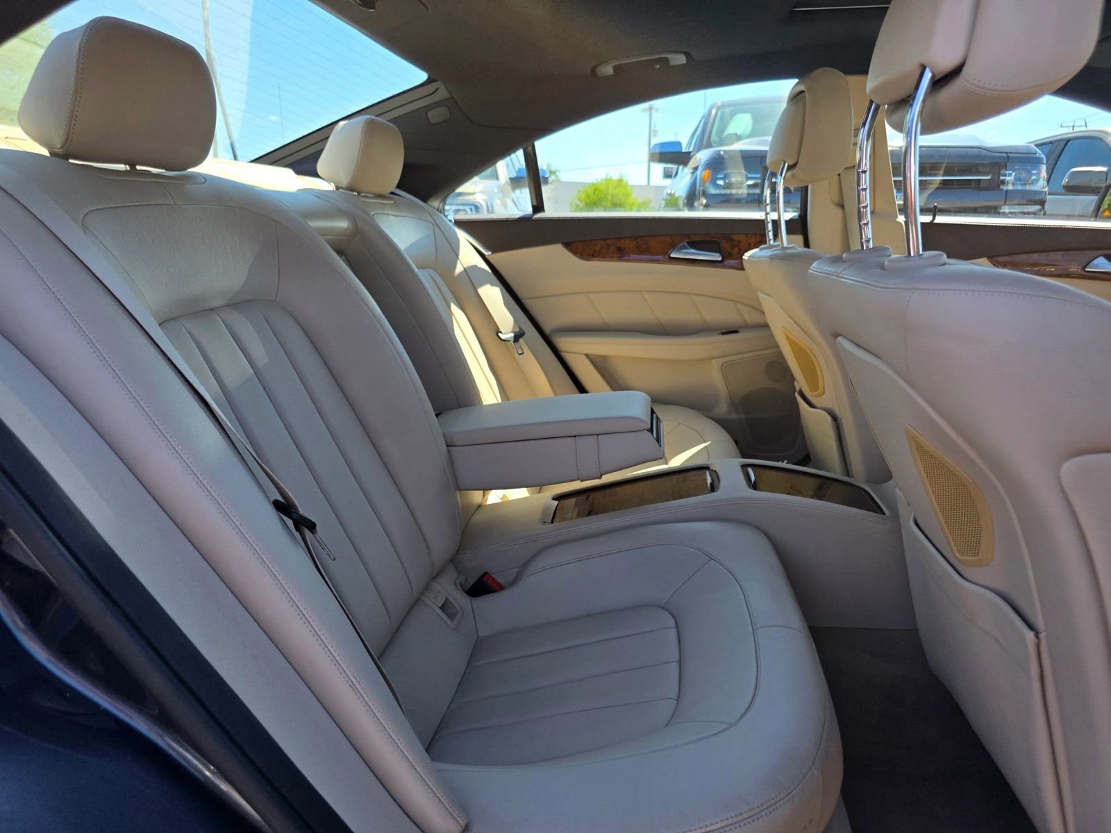 Used 2015 Mercedes-Benz CLS 400 w/ Premium 2 Package image 16