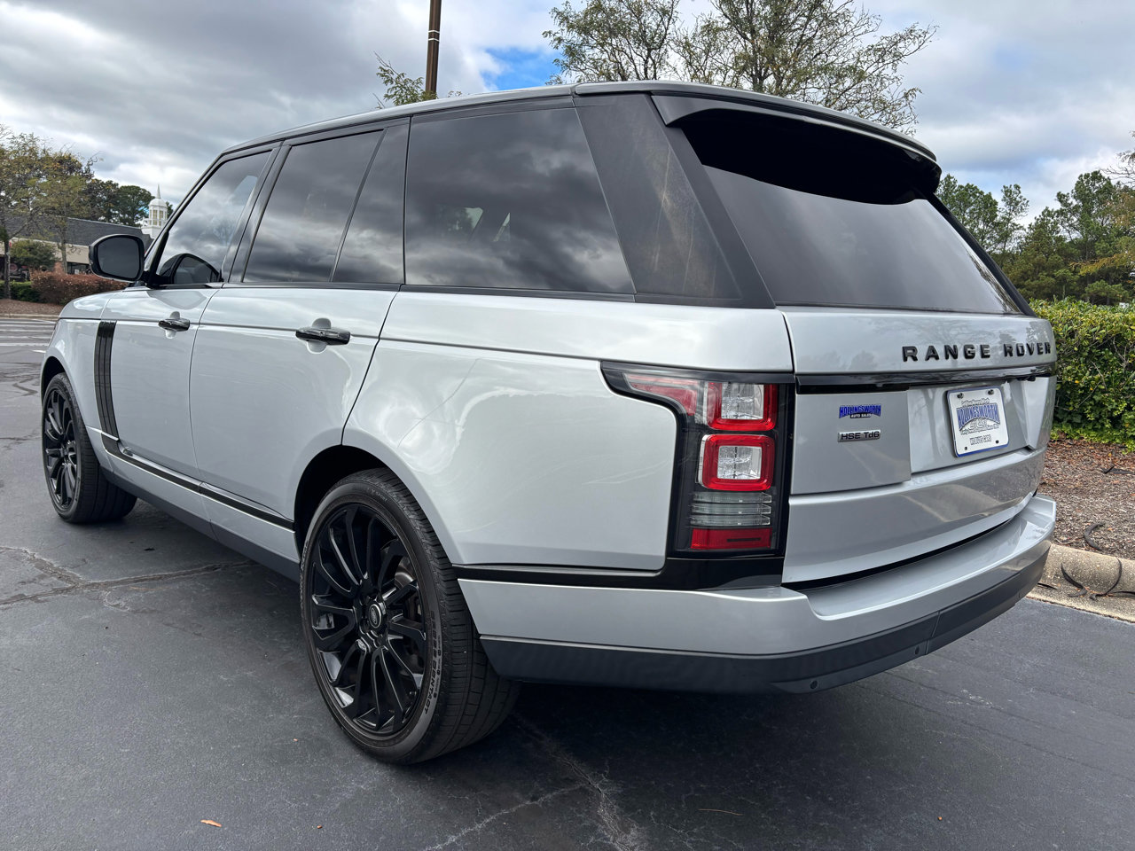 Used 2017 Land Rover Range Rover HSE image 7