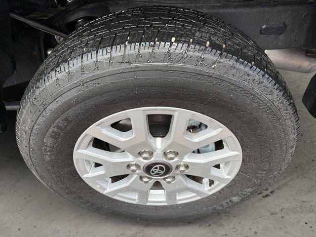 Used 2025 Toyota Tacoma SR5 AWD/4WD image 14