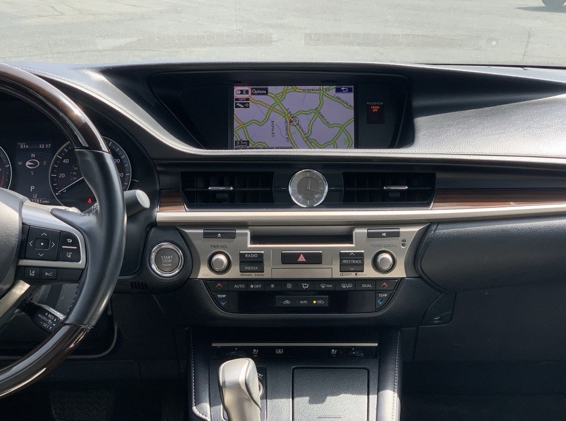 Used 2016 Lexus ES 350 w/ Luxury Package w/Wood Trim image 31