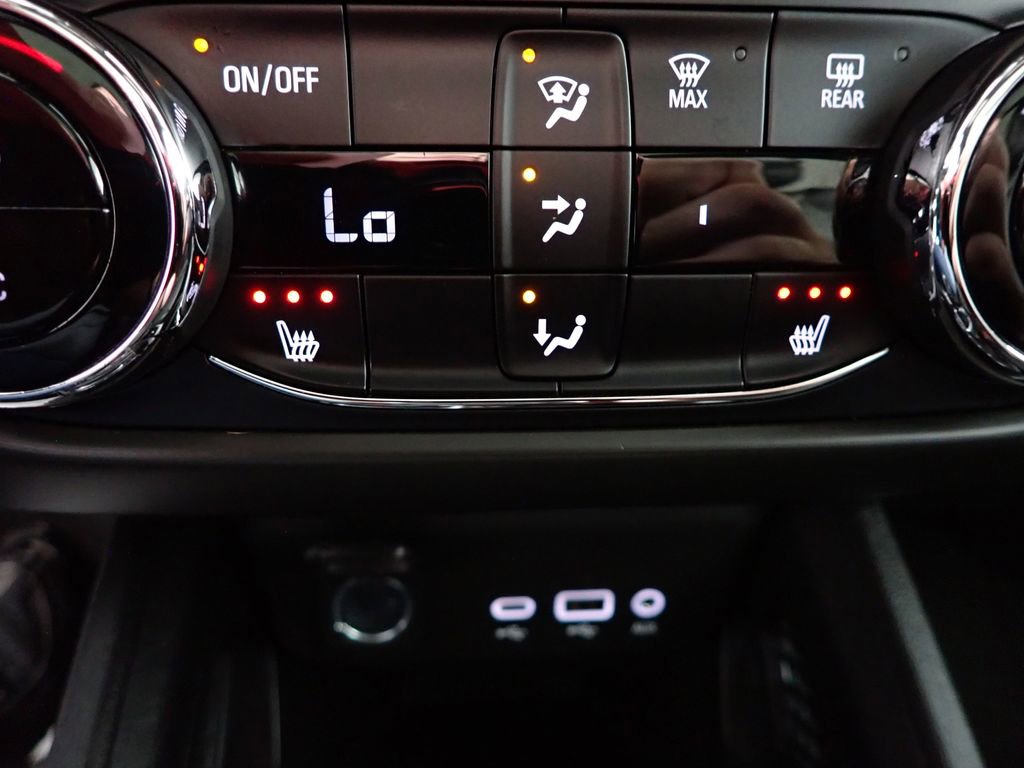 Used 2021 Chevrolet TrailBlazer ACTIV w/ Sun and Liftgate Package image 3