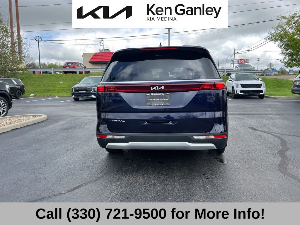 Used 2024 Kia Carnival LX FWD image 12