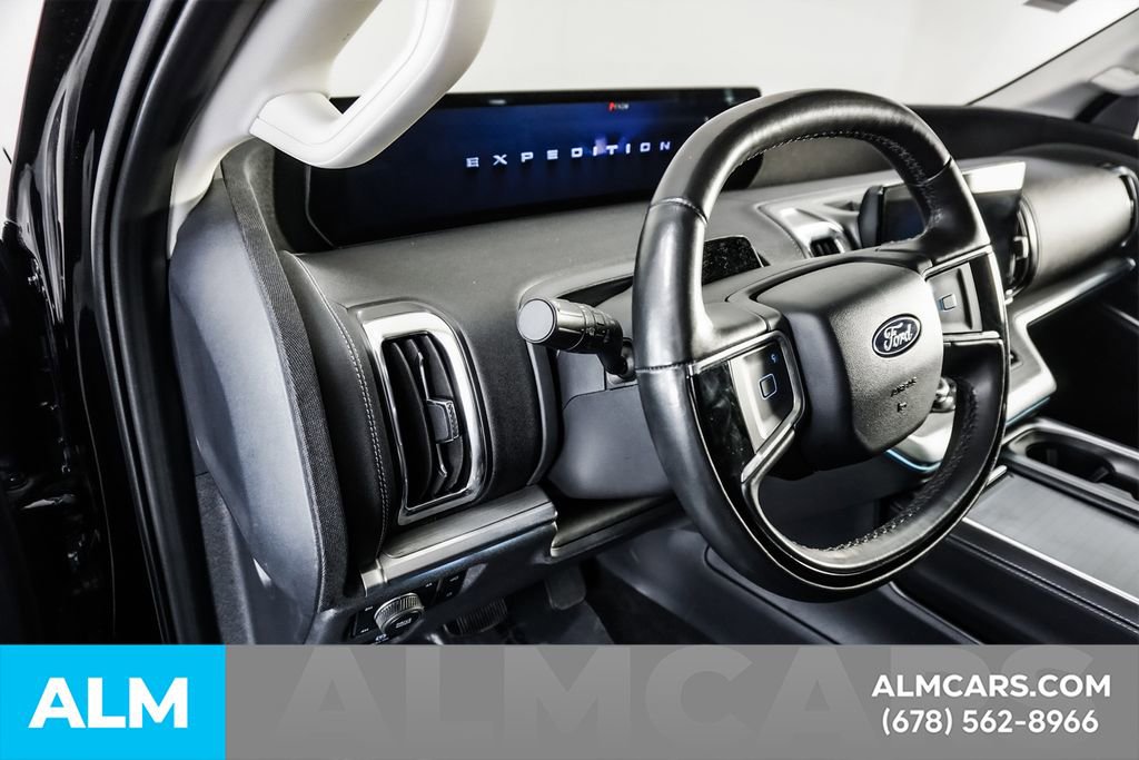 Used 2025 Ford Expedition Max Platinum AWD/4WD image 36