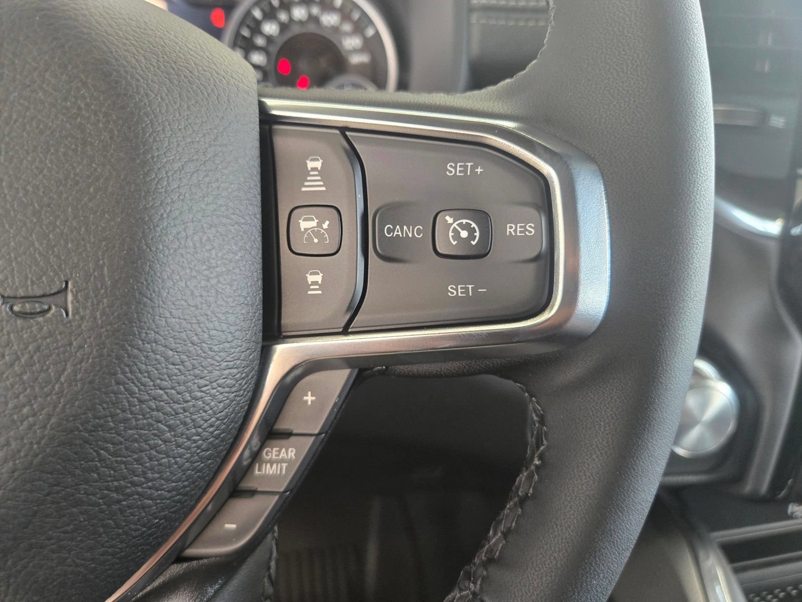New 2026 RAM 1500 Laramie AWD/4WD image 14