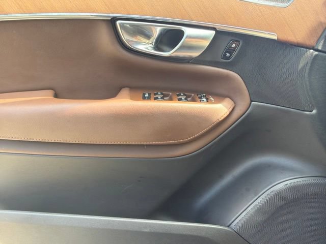 Used 2023 Volvo XC90 B6 Plus w/ Protection Package Premier AWD/4WD image 27