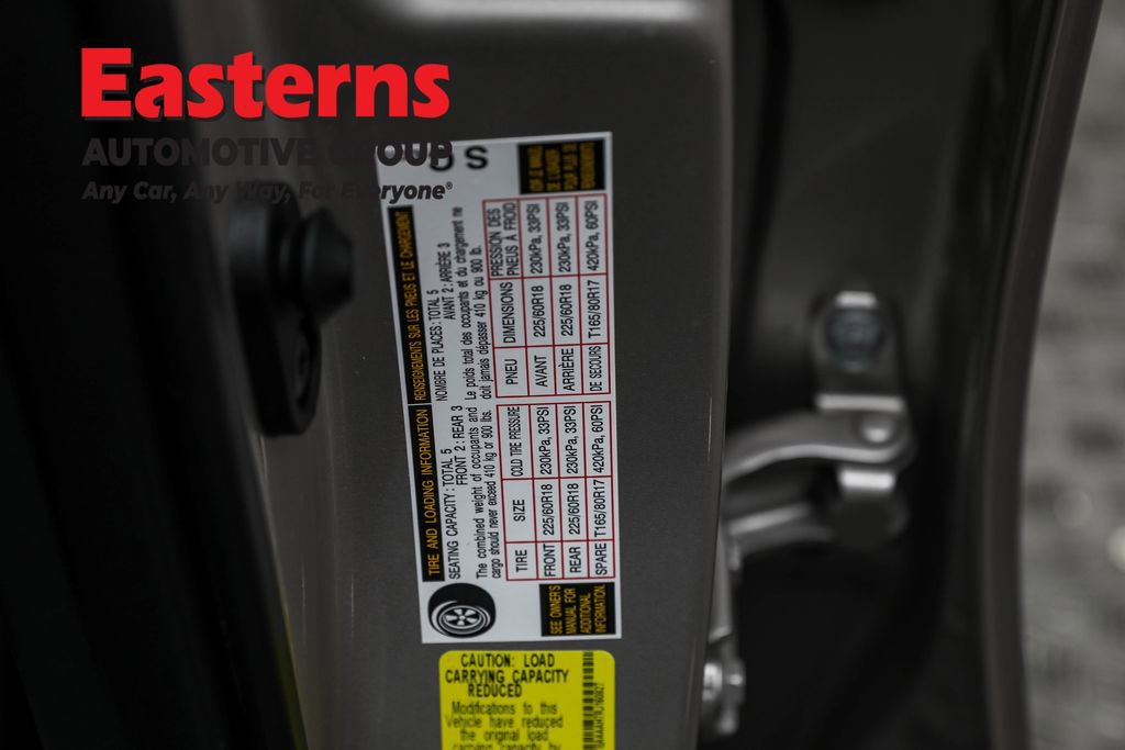 Used 2024 Toyota Venza LE image 33