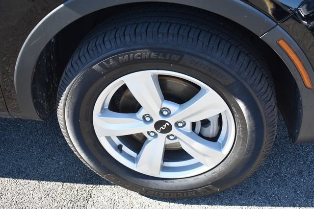 Certified 2023 Kia Sorento LX AWD/4WD image 12