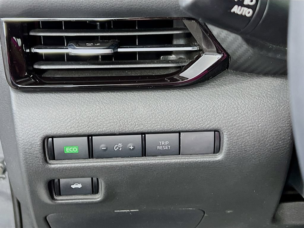Used 2020 Nissan Sentra SV FWD image 9
