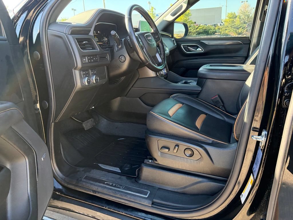 Used 2022 GMC Yukon AT4 AWD/4WD image 16
