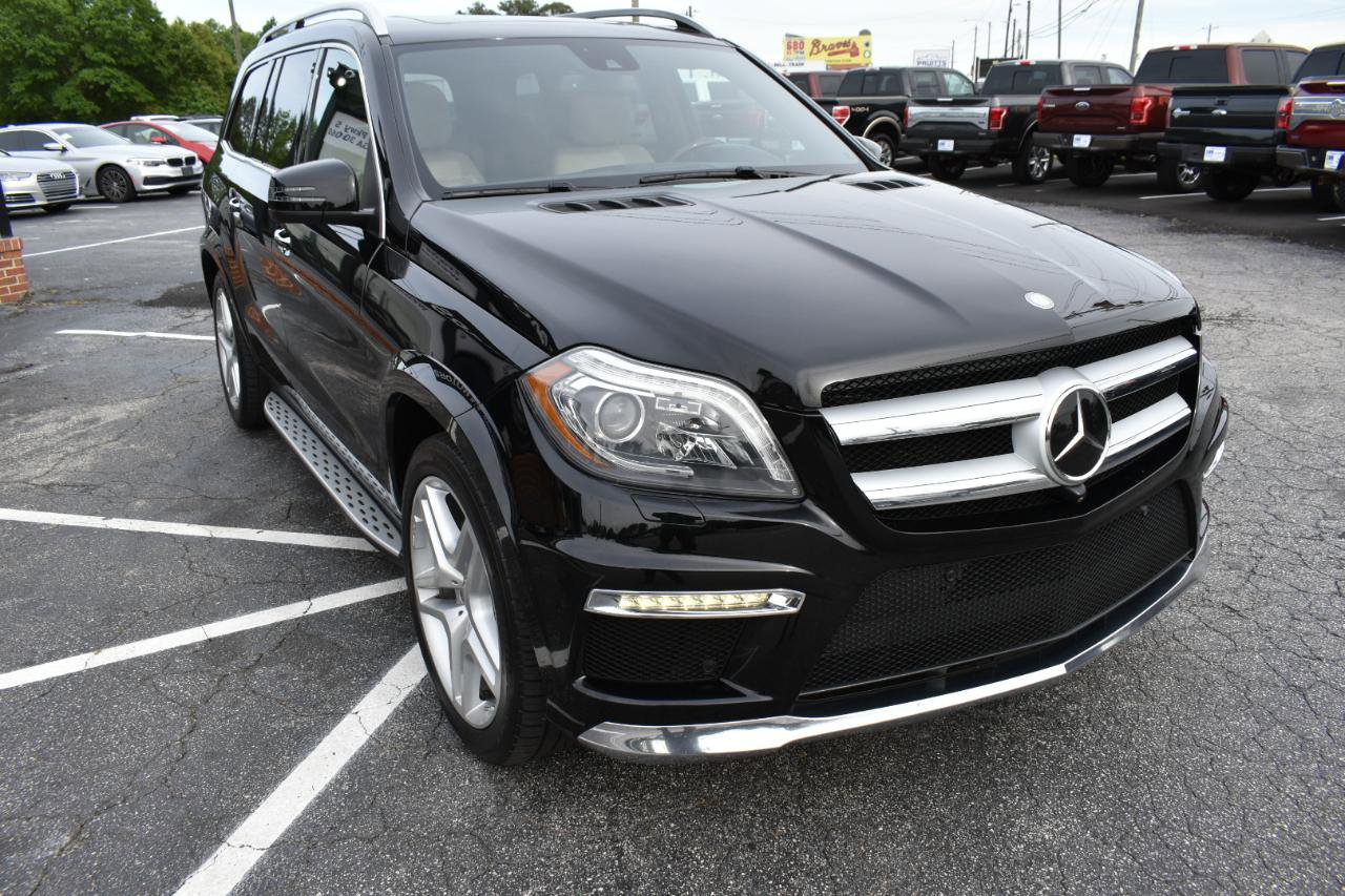 Used 2016 Mercedes-Benz GL 550 4MATIC image 4