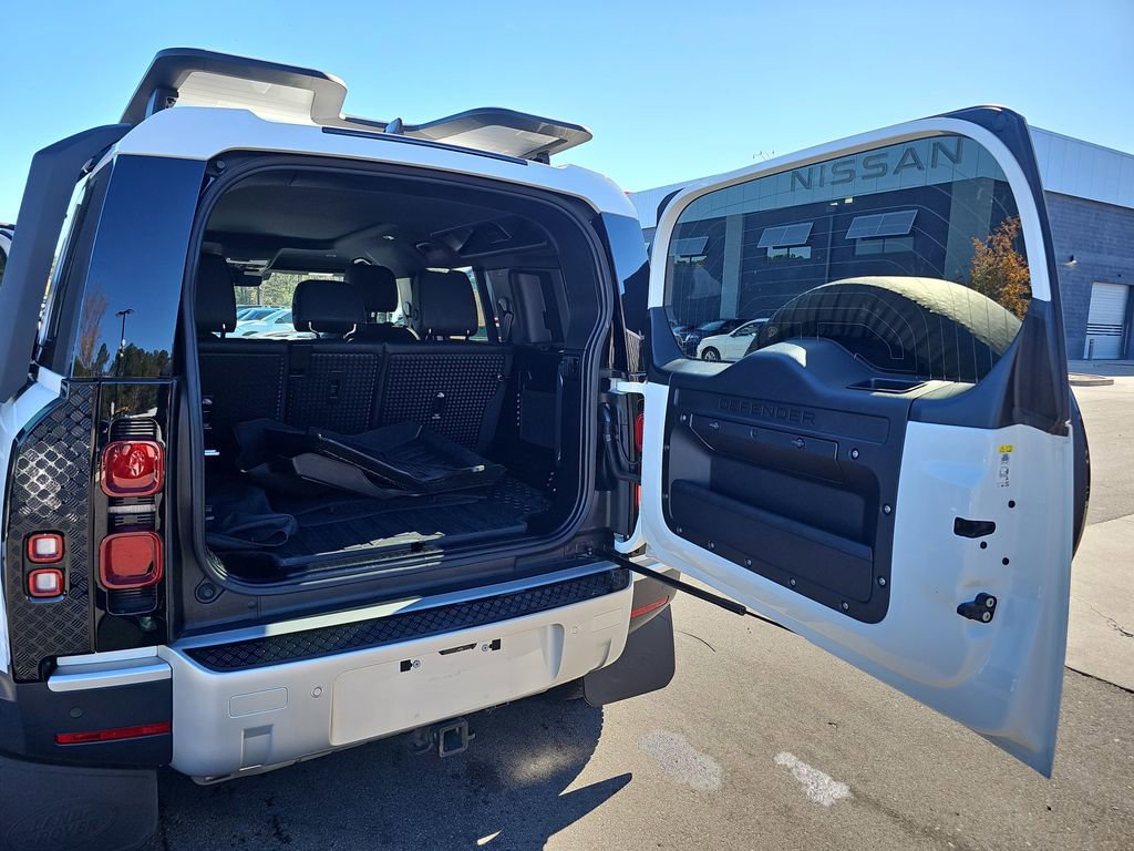 Used 2023 Land Rover Defender 110 S image 18