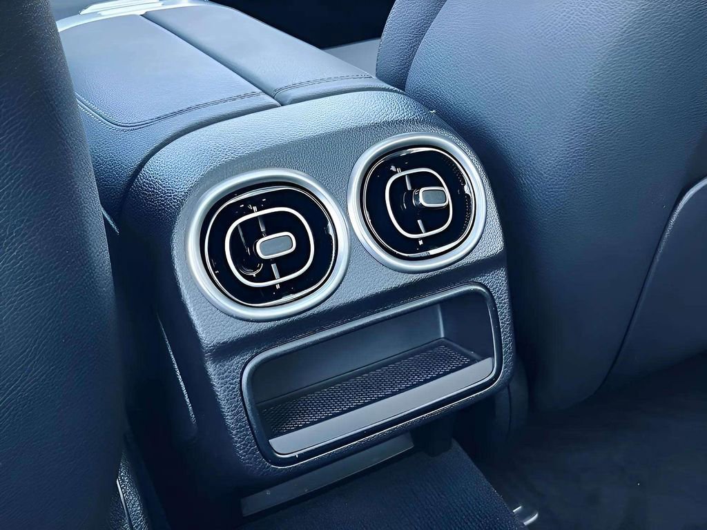 Used 2024 Mercedes-Benz C 300 4MATIC Sedan image 14